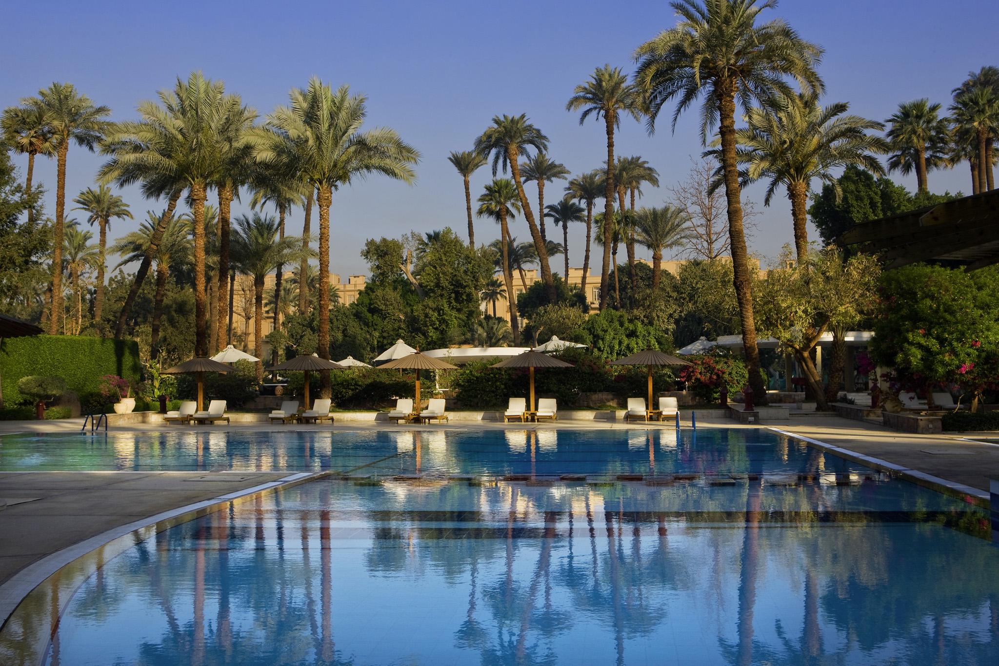 Pavillon Winter Luxor Hotell Exteriör bild The pool at the Four Seasons Hotel, Cairo