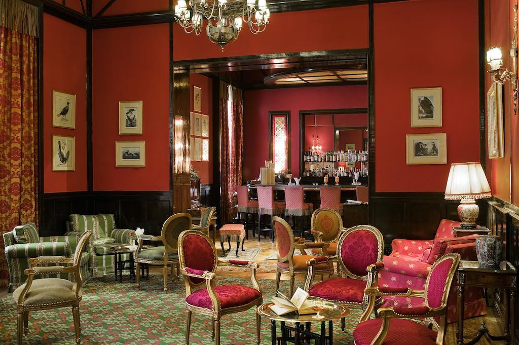 Pavillon Winter Luxor Hotell Exteriör bild The bar at the St. Regis New York